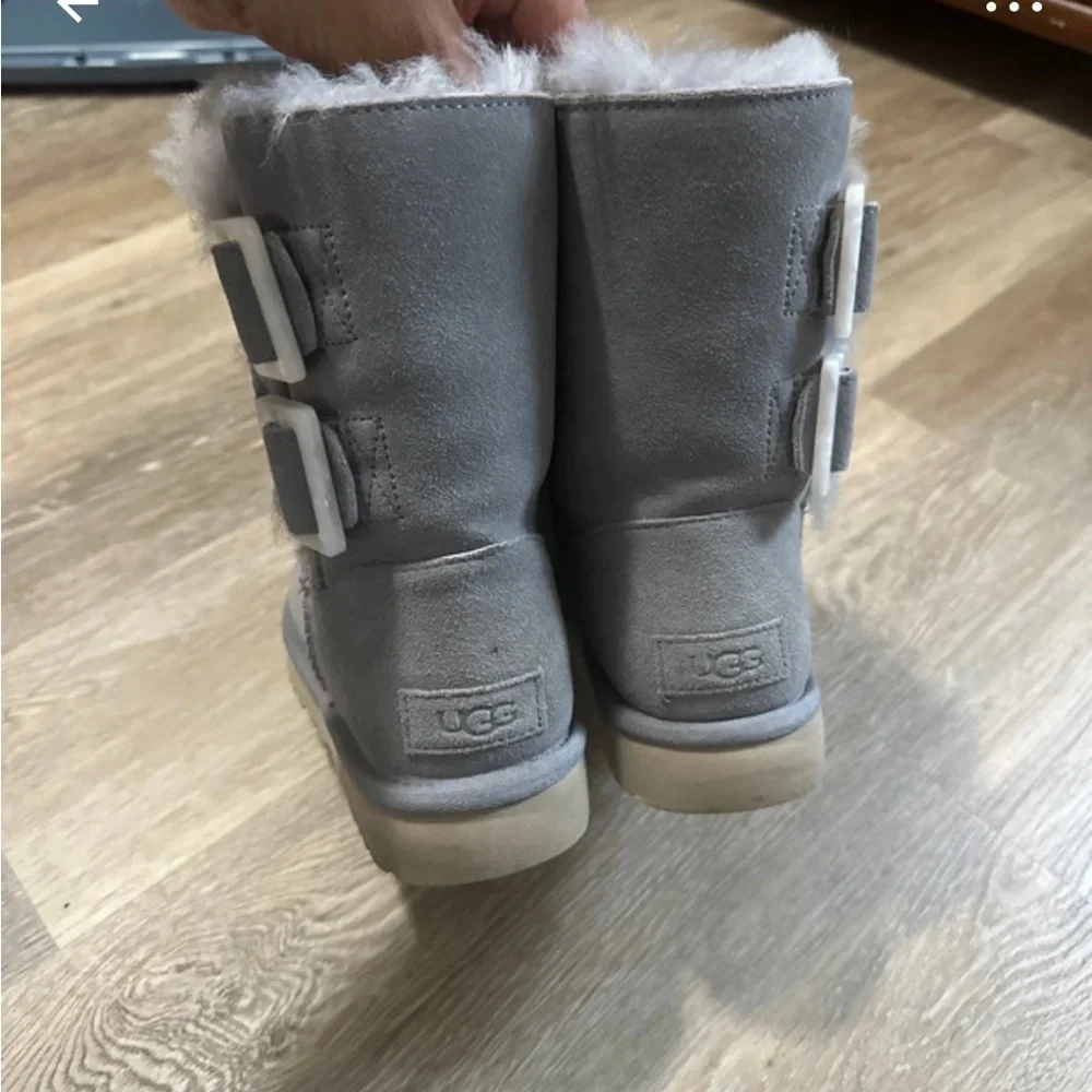 UGG Bailey Fashion Buckle color gray